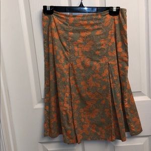 Pleated A-lime/flare skirt